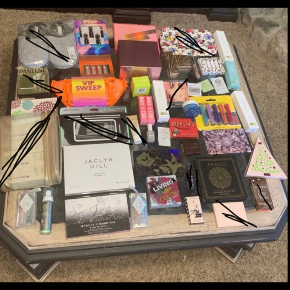 MAKEUP BUNDLE - Picture 5 of 10